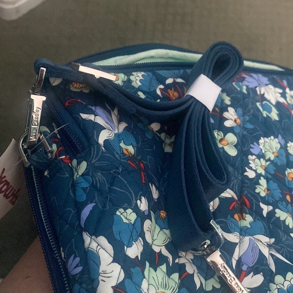 🆕💙Vera Bradley Laptop Workstation Crossbody “Floral Bursts” - Picture 6 of 9